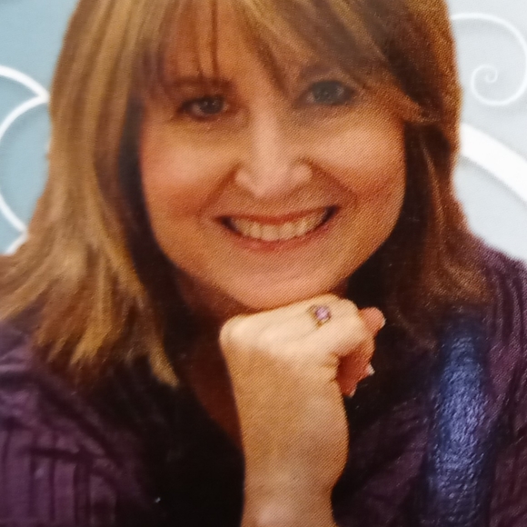 Wholesale Estate Luxury Fashions - Picture 3 of 16